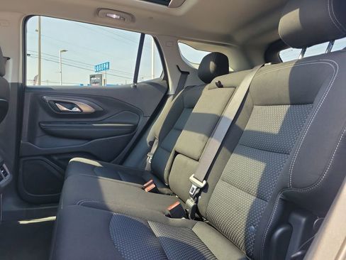 Used 2023 GMC Terrain SLE w/ Driver Convenience Package image 13