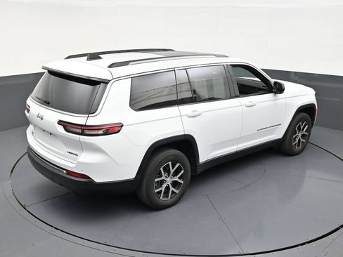 Used 2023 Jeep Grand Cherokee L Limited AWD/4WD image 16