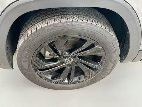 Used 2022 Volkswagen Atlas SE image 33