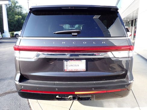 Certified 2024 Lincoln Navigator L Reserve image 4