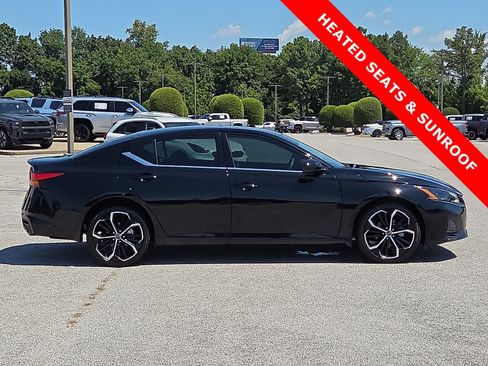 Used 2023 Nissan Altima 2.5 SR w/ SR Premium Package AWD/4WD image 6