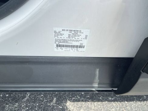 Used 2018 Ford Explorer XLT w/ Equipment Group 202A AWD/4WD image 34