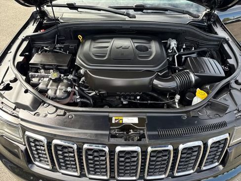 Used 2020 Jeep Grand Cherokee Limited w/ Luxury Group II AWD/4WD image 29