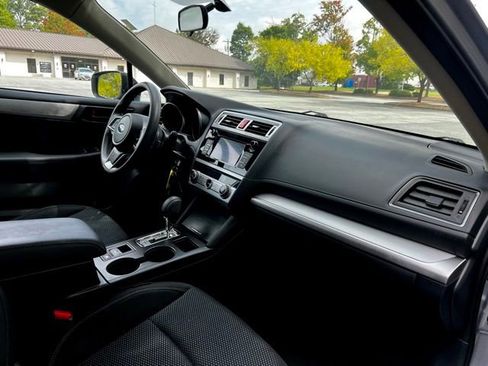 Used 2018 Subaru Outback 2.5i image 28