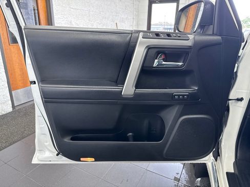 Used 2019 Toyota 4Runner Limited AWD/4WD image 36