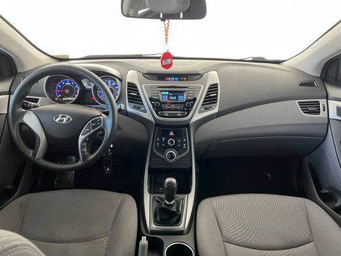 Used 2015 Hyundai Elantra SE FWD image 14