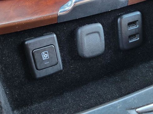 Used 2017 Cadillac Escalade ESV Platinum image 24