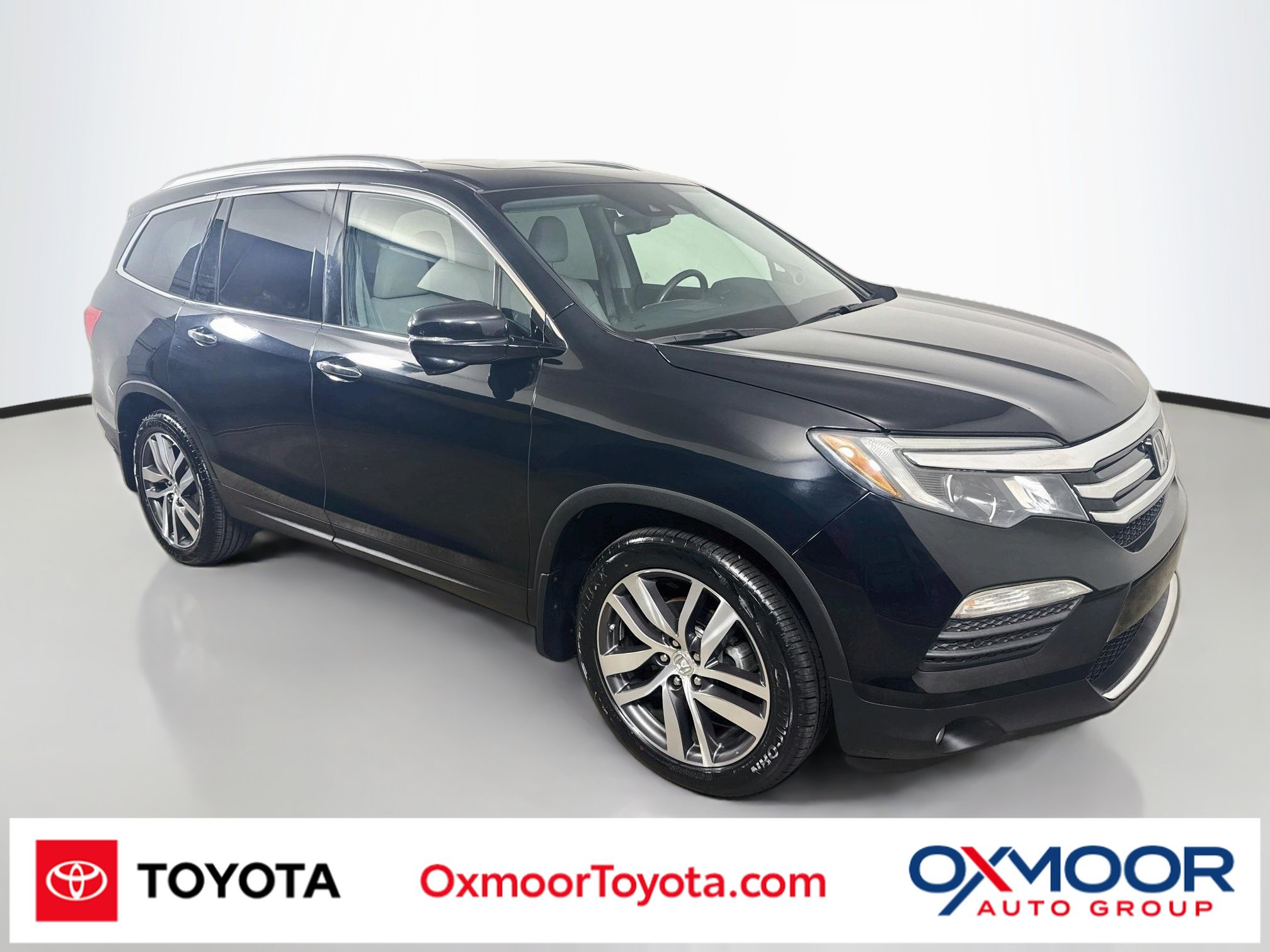 Used 2016 Honda Pilot Touring image 1