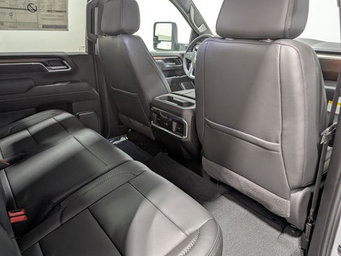 Used 2025 GMC Sierra 3500 Denali w/ Denali Reserve Package AWD/4WD image 19