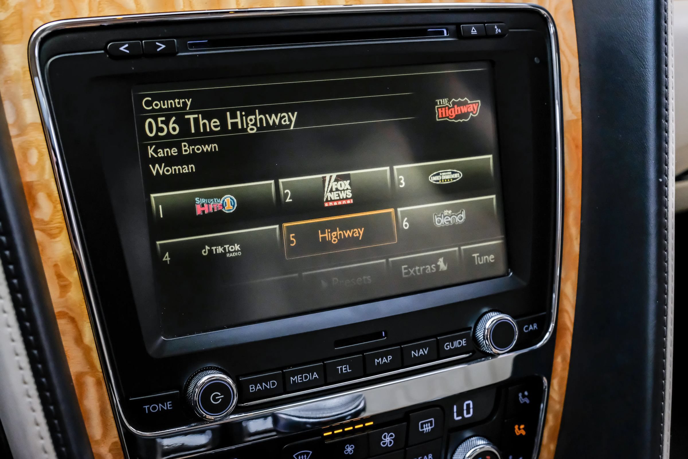 Used 2016 Bentley Flying Spur W12 AWD/4WD image 27