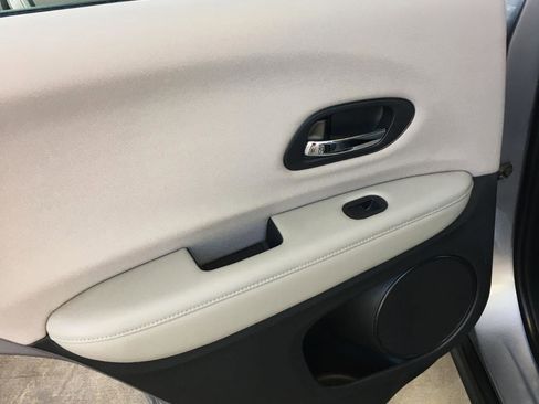 Used 2017 Honda HR-V LX image 13