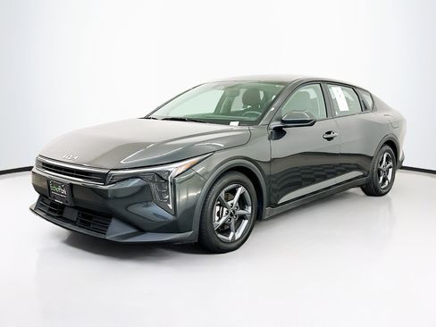 Used 2025 Kia K4 FWD image 3