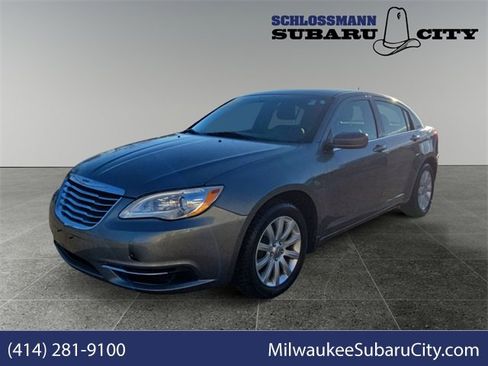 Used 2011 Chrysler 200 Touring image 1