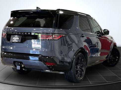 Used 2024 Land Rover Discovery Dynamic SE AWD/4WD image 2