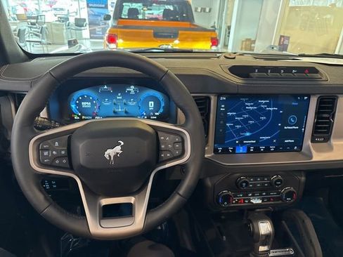 New 2025 Ford Bronco Outer Banks w/ Sasquatch Package image 18