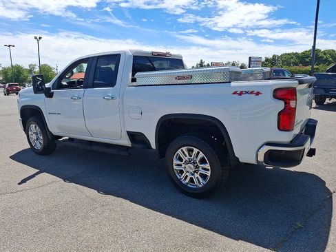 Used 2021 Chevrolet Silverado 2500 W/T w/ WT Convenience Package AWD/4WD image 4