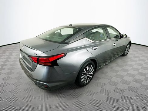 Used 2024 Nissan Altima 2.5 SV FWD image 10
