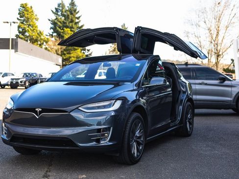 Used 2017 Tesla Model X 100D image 14