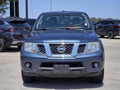 Used 2014 Nissan Frontier SV w/ SV Value Truck Package RWD image 11