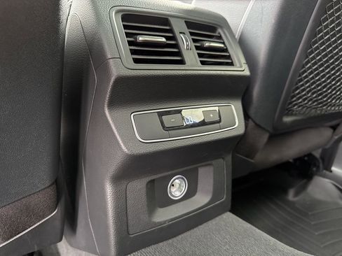 Used 2020 Audi Q5 2.0T Premium w/ Convenience Package image 16