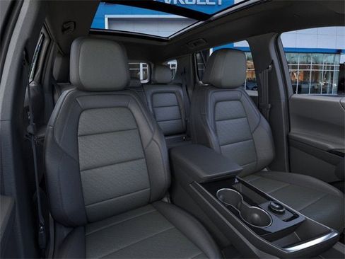 New 2026 Chevrolet Equinox LT w/ Convenience Package II image 16