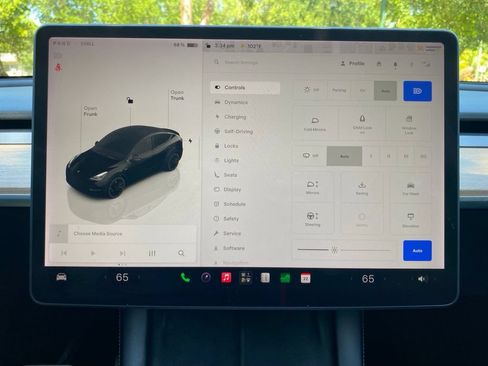 Used 2022 Tesla Model Y Performance AWD/4WD image 26