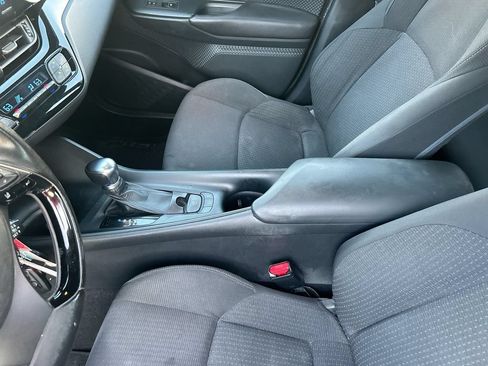 Used 2018 Toyota C-HR XLE FWD image 26