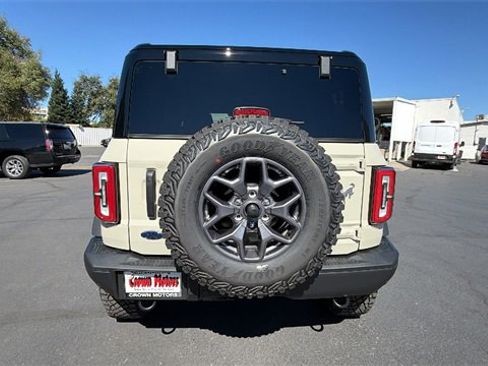 New 2025 Ford Bronco Badlands image 5
