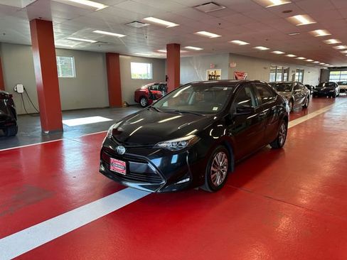 Used 2018 Toyota Corolla XLE FWD image 7
