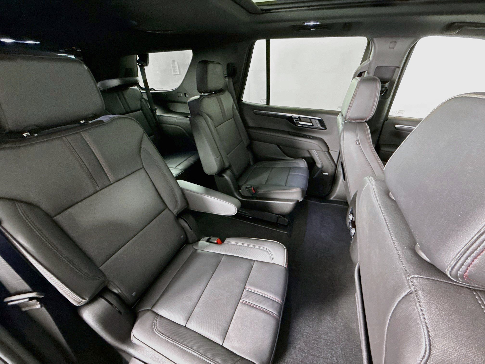 Used 2026 Chevrolet Tahoe RST w/ Comfort Package AWD/4WD image 27