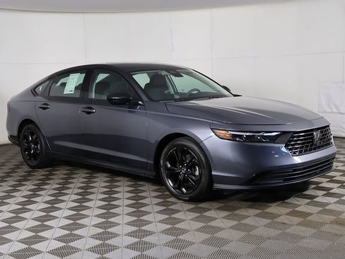 Used 2025 Honda Accord SE image 2
