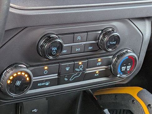 Used 2024 Ford Bronco Badlands AWD/4WD image 9