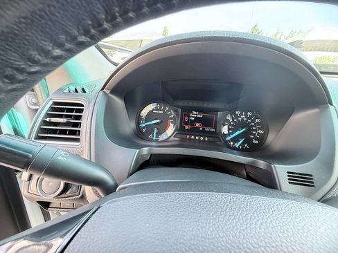 Used 2018 Ford Explorer XLT AWD/4WD image 9