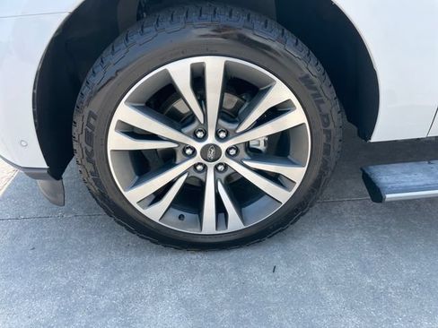 Used 2020 Ford Expedition Limited w/ Equipment Group 302A AWD/4WD image 30