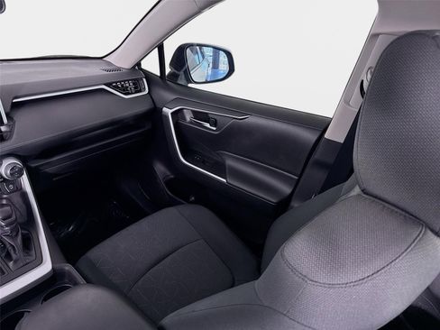 Used 2020 Toyota RAV4 XLE w/ Convenience Package FWD image 25