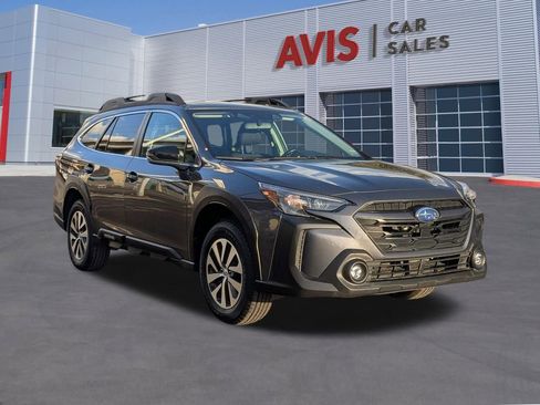 Used 2024 Subaru Outback Premium image 9