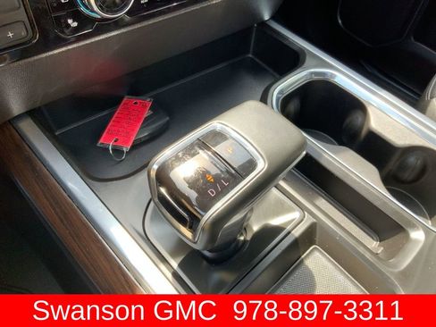 Used 2024 GMC Sierra 1500 SLT w/ SLT Premium Plus Package AWD/4WD image 17