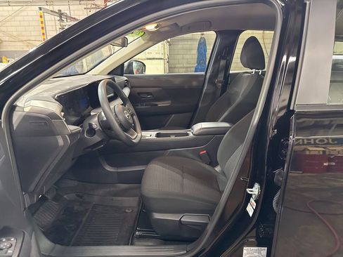 Certified 2025 Nissan Kicks S image 11