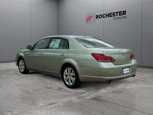 Used 2009 Toyota Avalon XLS FWD image 3