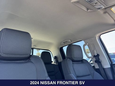 Used 2024 Nissan Frontier SV w/ SV Convenience Package RWD image 16