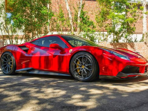 Used 2017 Ferrari 488 GTB image 12