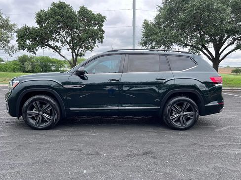 Used 2021 Volkswagen Atlas SE w/ Panoramic Sunroof Package FWD image 4
