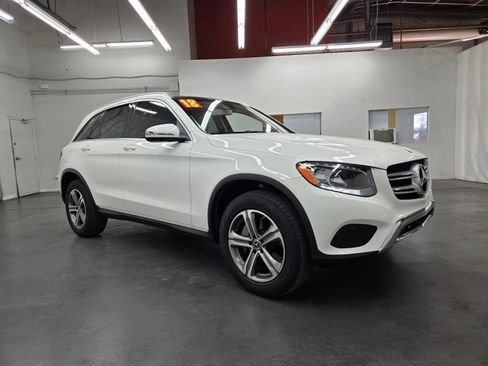 Used 2018 Mercedes-Benz GLC 300 4MATIC image 4
