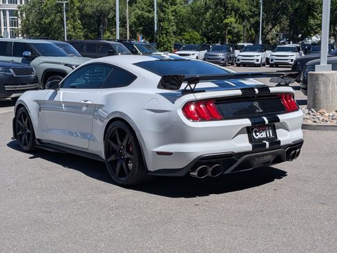 Used 2021 Ford Mustang Shelby GT500 w/ Carbon Fiber Track Pack RWD image 5
