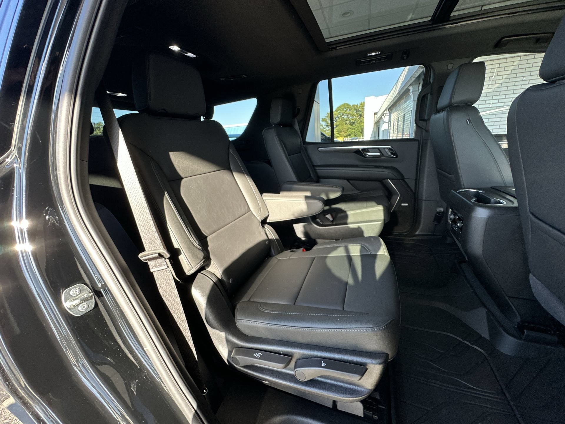 New 2026 Chevrolet Tahoe Z71 w/ Comfort Package AWD/4WD image 28