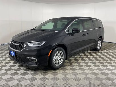 New 2025 Chrysler Pacifica Select