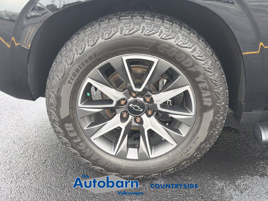 Used 2024 Chevrolet Suburban Z71 w/ Off-Road Capability Package AWD/4WD image 35