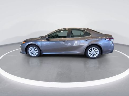 Used 2024 Toyota Camry LE image 5