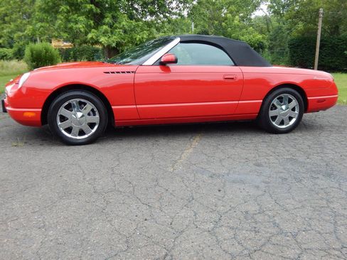 Used 2002 Ford Thunderbird RWD image 2
