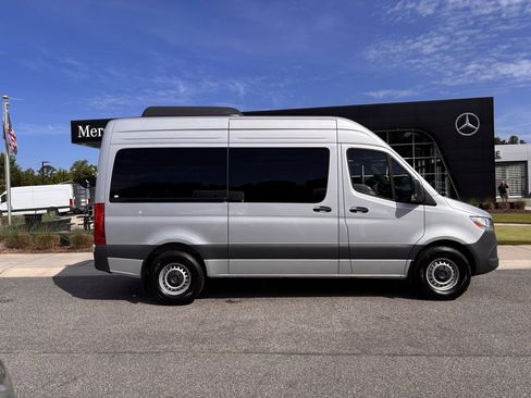 Used 2024 Mercedes-Benz Sprinter 2500 image 7